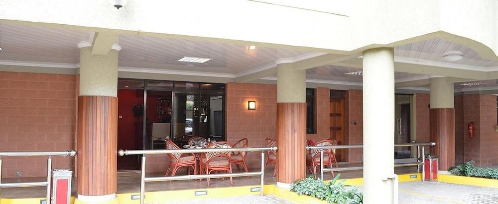 Fahari Palace Serviced Apartments Найроби Экстерьер фото